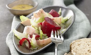 Aromatischer Rote-Beete-Sellerie-Salat