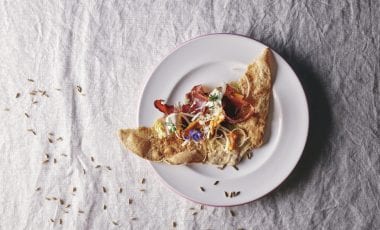 Roggen-Pizza mit luftgetrocknetem Wildschinken