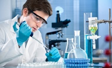 Analytica: Liebherr präsentiert intelligenten Prototyp eines Medikamentenlagerschranks