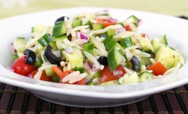 Nudelsalat nach griechischer Art Nudelsalat nach griechischer Art