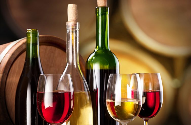 Wein, Essen, Genuss, Sommelier, Weinprobe, Flaschen, Weinflaschen, Weingut