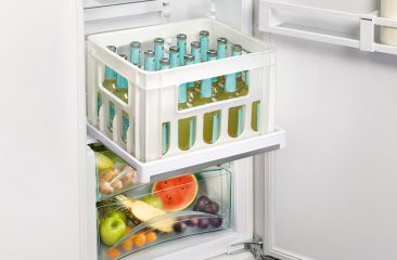 Einbaukühlschrank IKF 3510: Hier passt ein ganzer Bierkasten rein Einbaukühlschrank IKF 3510: Hier passt ein ganzer Bierkasten rein