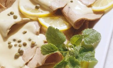 Kalbsbratenscheiben mit Thunfischcreme Kalbsbratenscheiben mit Thunfischcreme