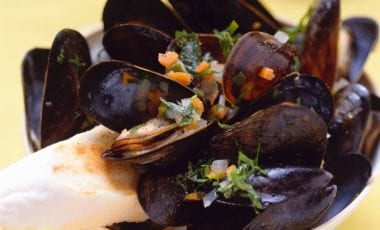 Miesmuscheln mit Weißwein Miesmuscheln mit Weißwein