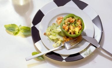 Grüne Paprika mit Bulgur-Erbsen-Füllung Grüne Paprika mit Bulgur-Erbsen-Füllung