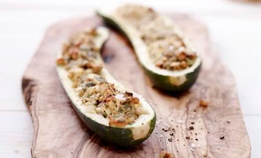 Zucchini mit Schafskäse und Kapern