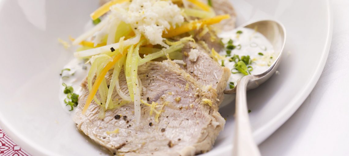 Meerrettichfleisch mit Gemüse und Schnittlauchdip - FreshMAG
