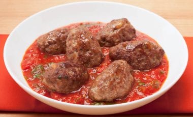 Köfte mit Petersilie