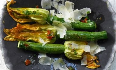 Mediterrane Zucchiniblüten vom Grill