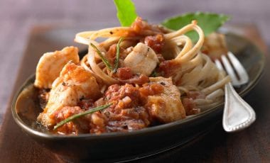 Mediterrane Fisch-Pasta Mediterrane Fisch-Pasta