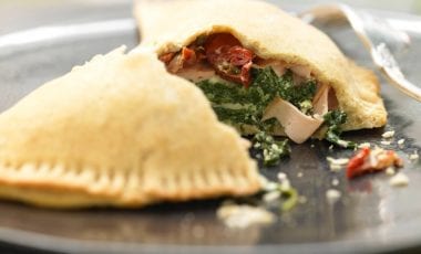 Knusprige Spinat-Calzone Knusprige Spinat-Calzone