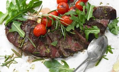 Rumpsteak mit geschmorten Tomaten Rumpsteak mit geschmorten Tomaten