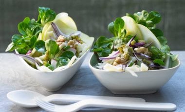 Nussiger Apfel-Käse-Salat Nussiger Apfel-Käse-Salat