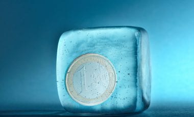 So testen Sie mit einer Münze, ob Ihr Gefrierfach funktioniert