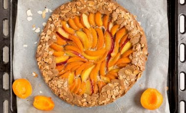 Aprikosen- und Pfirsich-Torte Aprikosen- und Pfirsich-Torte