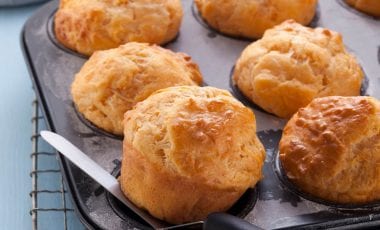 Muffins mit Käse und Buttermilch Muffins mit Käse und Buttermilch