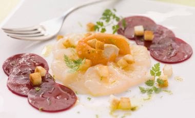 Jakobsmuschel-Carpaccio mit Rote Beete