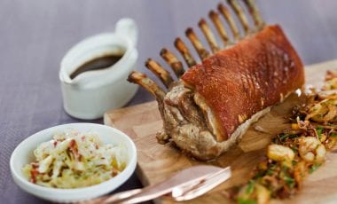 Kotelettbraten mit Krautsalat Kotelettbraten mit Krautsalat