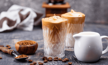 Dalgona Coffee  – cremiges Trendgetränk