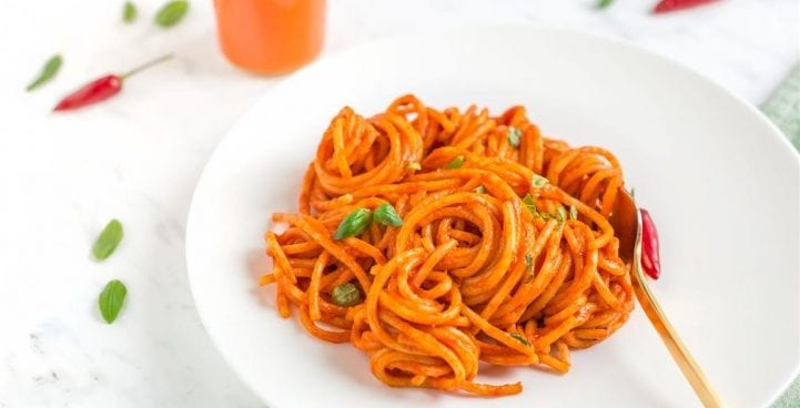 Спагетті з папріковим кремом