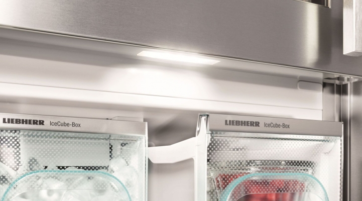 Side-by-Side холодильник Liebherr SBSes 8486: світлодіодне освітлення морозильної камері Side-by-Side холодильник Liebherr SBSes 8486: світлодіодне освітлення морозильної камері