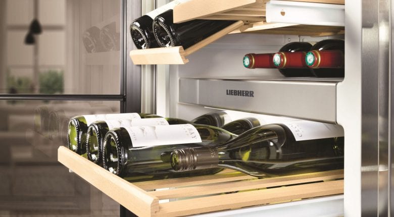 Side-by-Side холодильник Liebherr SBSes 8496: відділення для зберігання вина