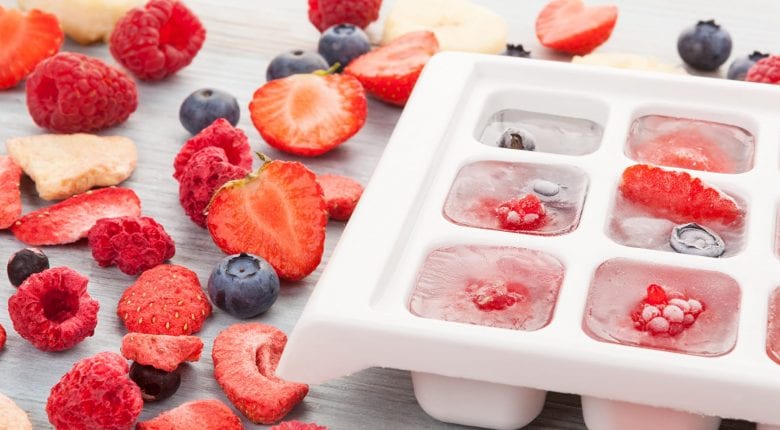 Кубики льоду з фруктами