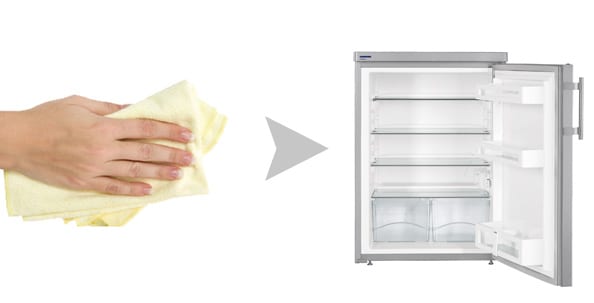 Тщательно очистите холодильник и откройте двери