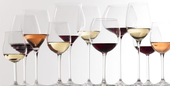 Как правильно брать бокал с вином фото