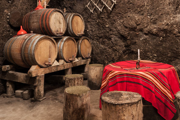 Со временем погреба стали использовать для хранения вина.
