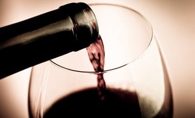 Proeven van wijn in een restaurant, slechts een ritueel?