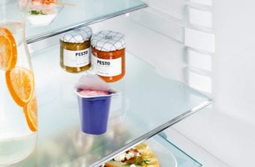 Wat hebben een koelkast en een yoghurtbeker gemeen? Wat hebben een koelkast en een yoghurtbeker gemeen?