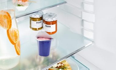 Wat hebben een koelkast en een yoghurtbeker gemeen?