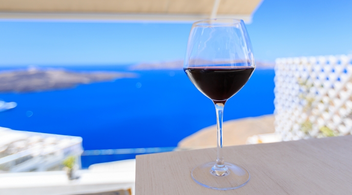 Griekse wijn glas rood