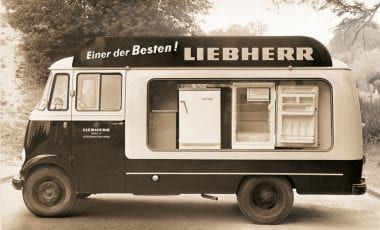 LIEBHERR VĒSTURE: NO BŪVTEHNIKAS LĪDZ LEDUSSKAPJIEM