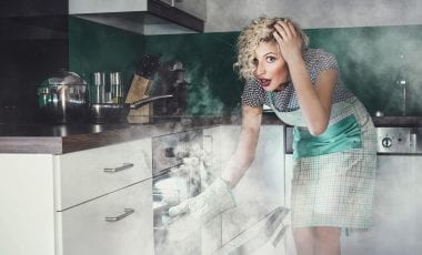 7 BIEŽĀKĀS KĻŪDAS, KURAS PIEĻAUJAM VIRTUVĒ